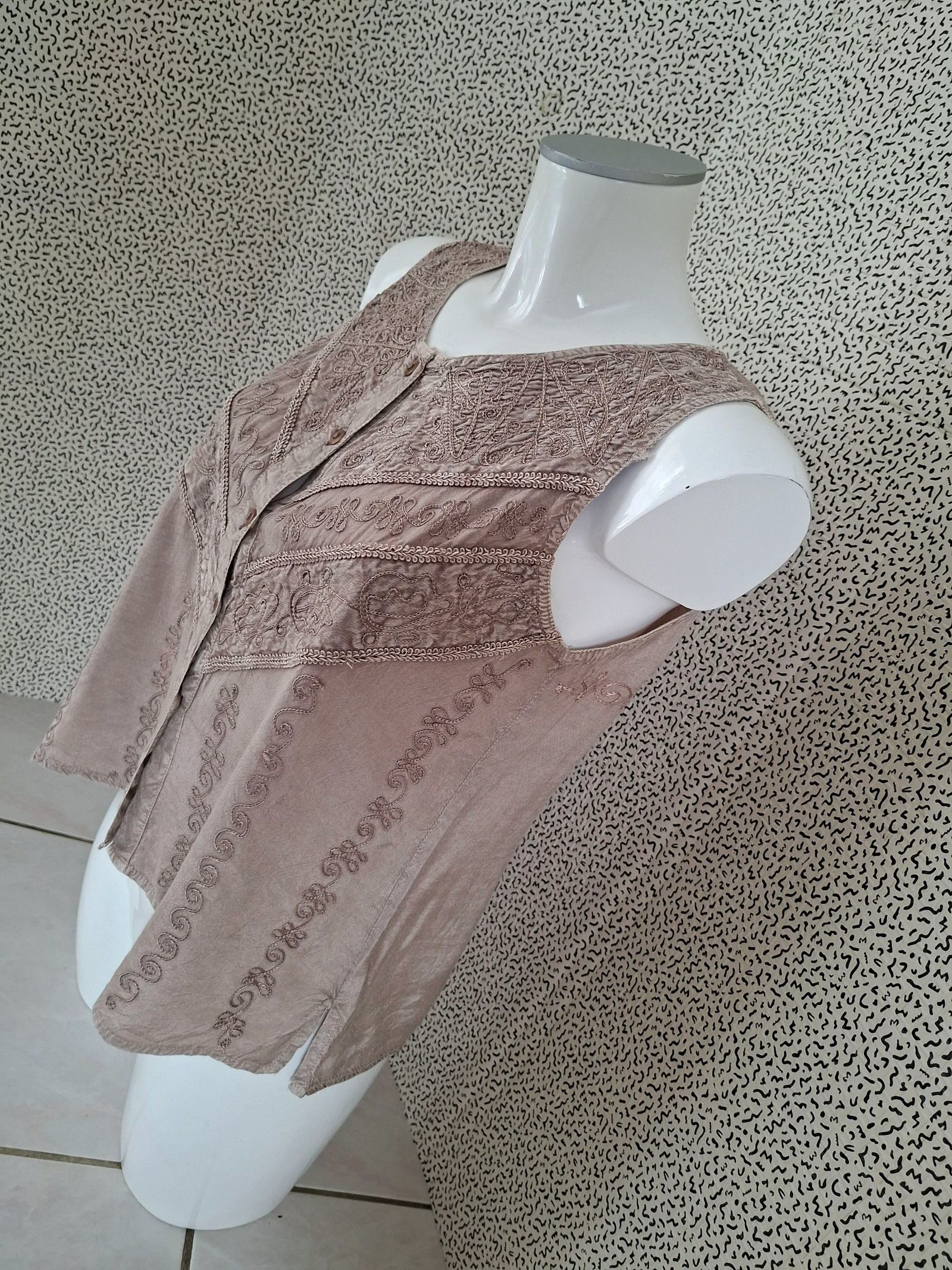 Blusa sin mangas mujer boho bordada beige topo 100% viscosa T1 S 36/38 vintage – photo 2